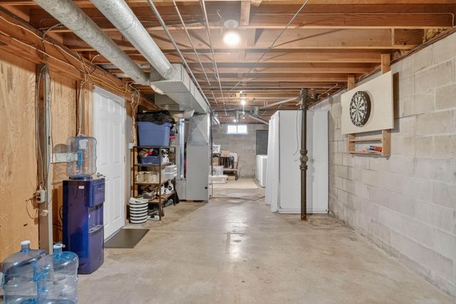 3112 W 9th Street, Waterloo, IA 50702