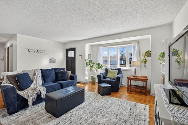 3112 W 9th Street, Waterloo, IA 50702