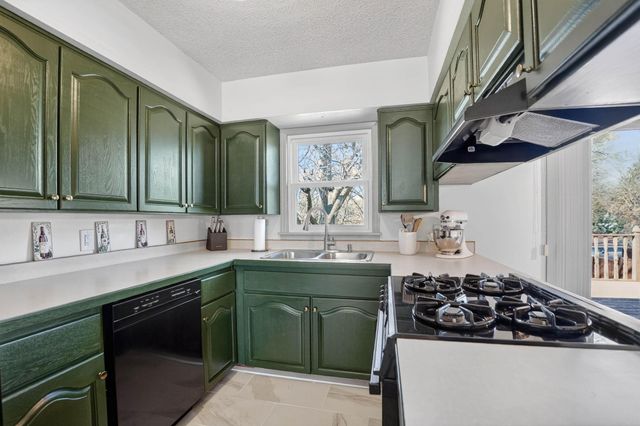 3112 W 9th Street, Waterloo, IA 50702