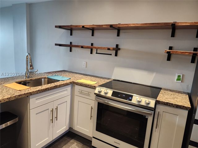 119 Royal Park Dr 3G, Oakland Park, FL 33309