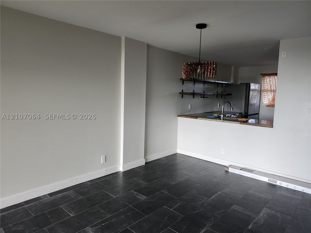 119 Royal Park Dr 3G, Oakland Park, FL 33309