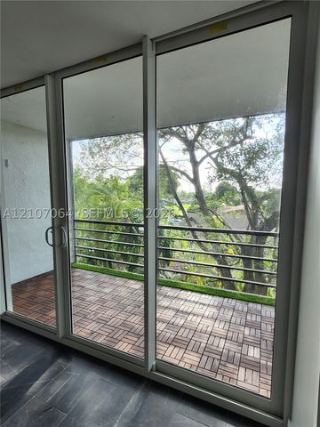 119 Royal Park Dr 3G, Oakland Park, FL 33309