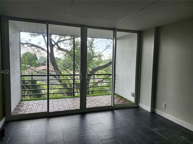 119 Royal Park Dr 3G, Oakland Park, FL 33309