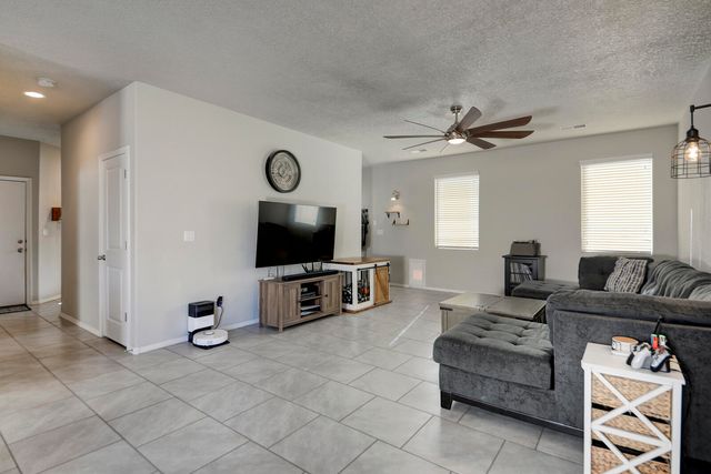 1035 Grace Court NE, Rio Rancho, NM 87144