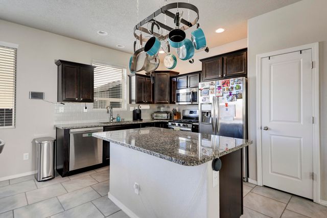 1035 Grace Court NE, Rio Rancho, NM 87144