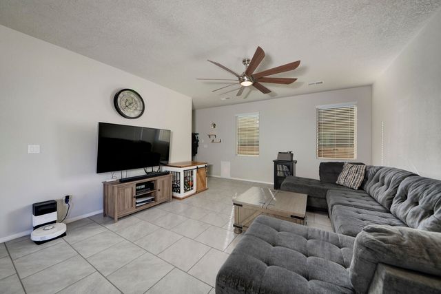 1035 Grace Court NE, Rio Rancho, NM 87144