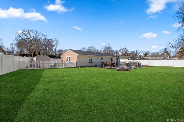 9 Golf Course Road, Bellport, NY 11713