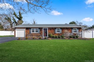 9 Golf Course Road, Bellport, NY 11713