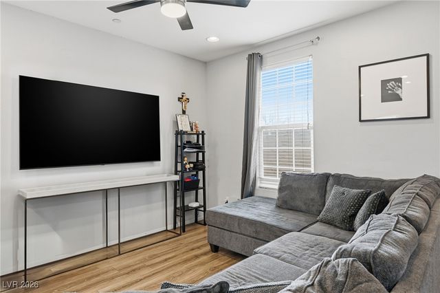 663 Swift Eagle Avenue, Henderson, NV 89015