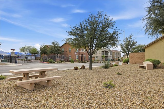 663 Swift Eagle Avenue, Henderson, NV 89015