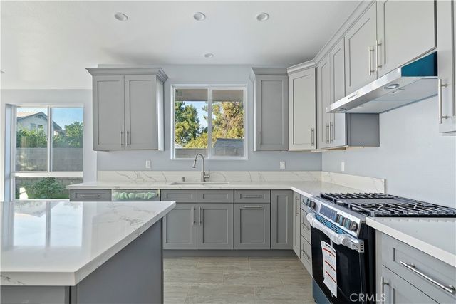 20819 W Seasons Lane, Winnetka, CA 91306