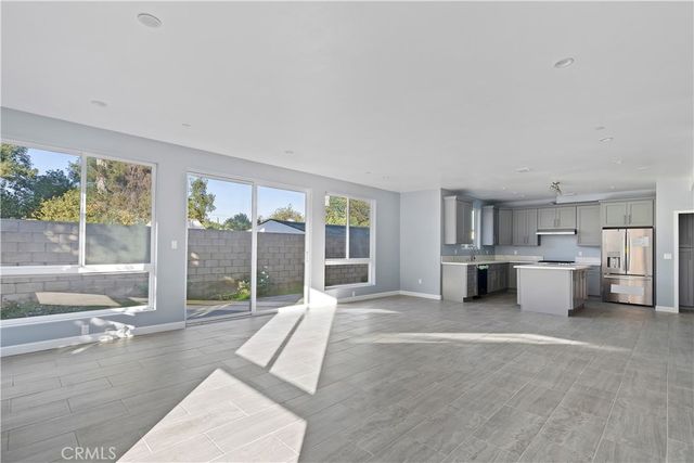 20819 W Seasons Lane, Winnetka, CA 91306