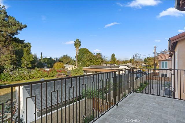 20819 W Seasons Lane, Winnetka, CA 91306