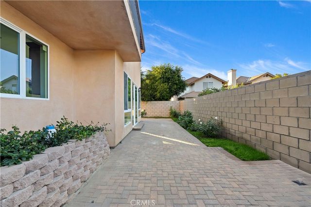 20819 W Seasons Lane, Winnetka, CA 91306