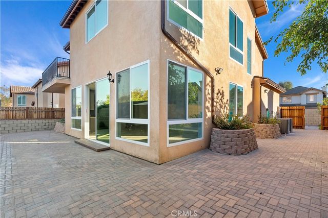 20819 W Seasons Lane, Winnetka, CA 91306