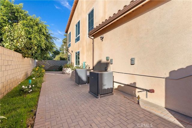 20819 W Seasons Lane, Winnetka, CA 91306