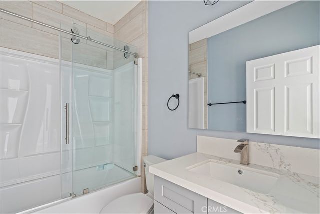 20819 W Seasons Lane, Winnetka, CA 91306