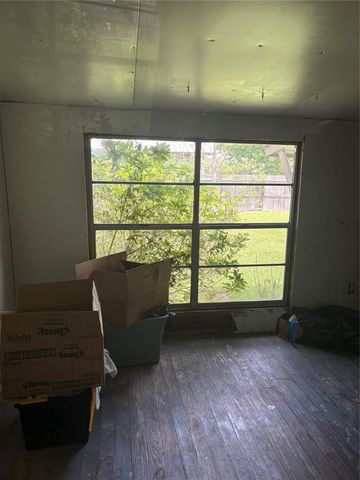 805 Beauty Street, Dayton, TX 77535