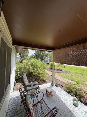 805 Beauty Street, Dayton, TX 77535