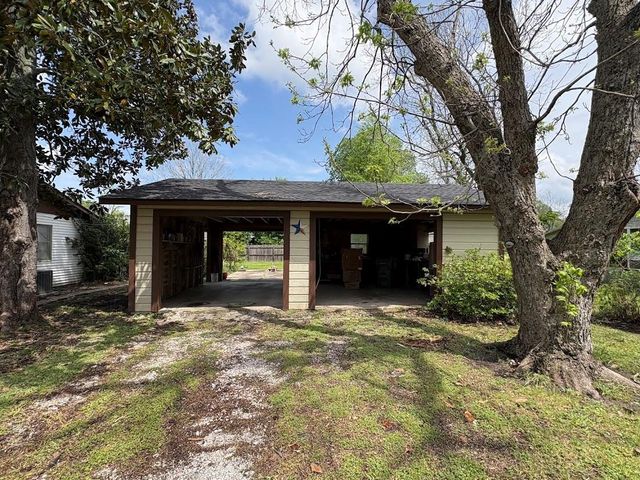 805 Beauty Street, Dayton, TX 77535