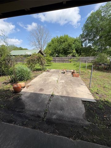 805 Beauty Street, Dayton, TX 77535