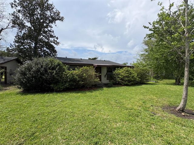 805 Beauty Street, Dayton, TX 77535