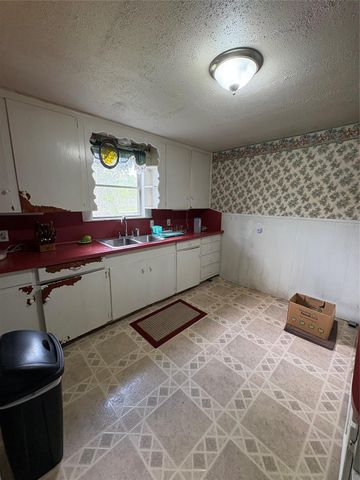 805 Beauty Street, Dayton, TX 77535