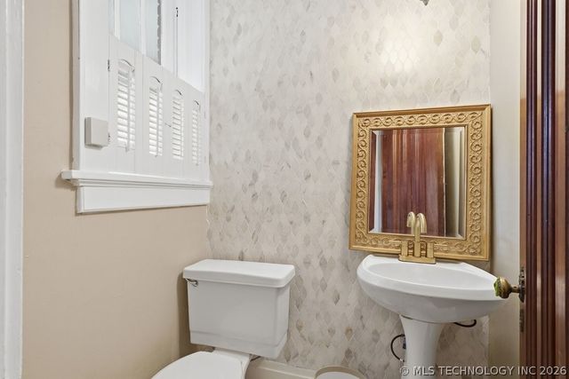 221 Woodward Boulevard, Tulsa, OK 74114