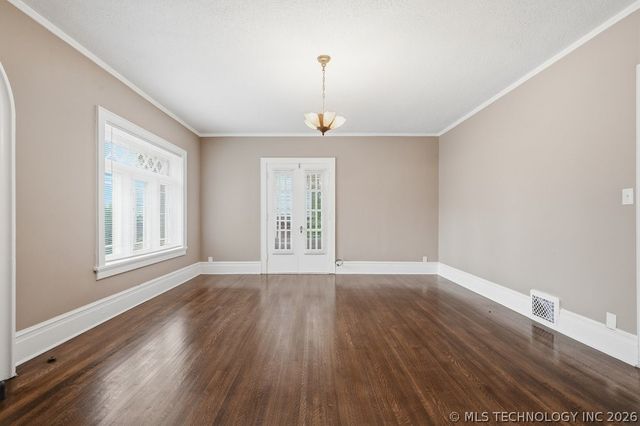 221 Woodward Boulevard, Tulsa, OK 74114