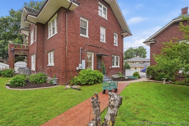221 Woodward Boulevard, Tulsa, OK 74114