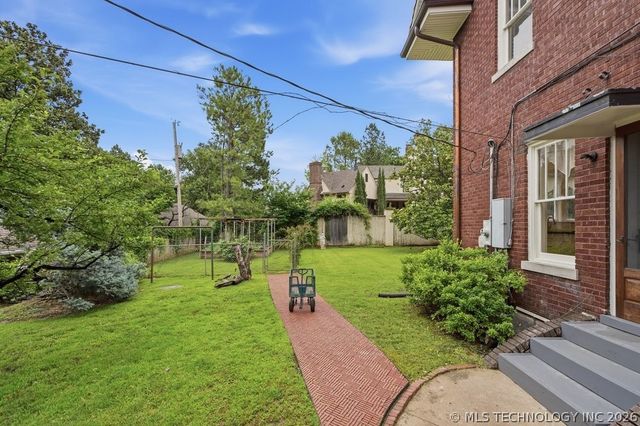 221 Woodward Boulevard, Tulsa, OK 74114