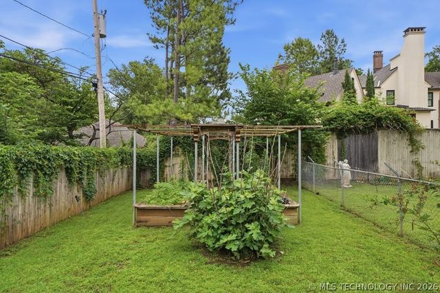 221 Woodward Boulevard, Tulsa, OK 74114