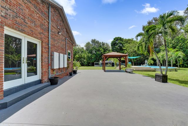 10951 SW 58th Court, Davie, FL 33328