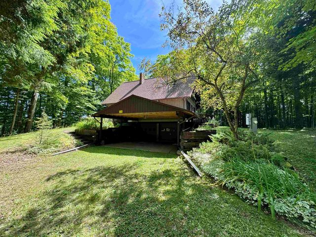 110 Old Us 141 Highway, Crystal Falls, MI 49920
