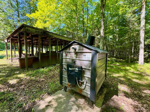 110 Old Us 141 Highway, Crystal Falls, MI 49920