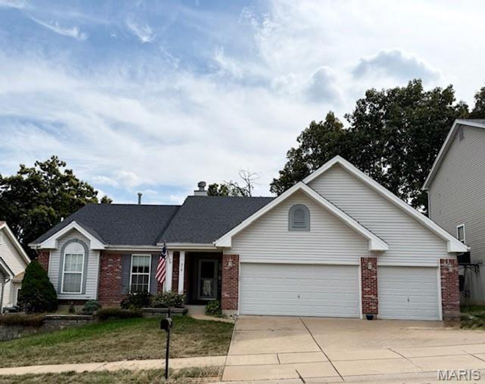 314 Romaine Spring View, Fenton, MO 63026