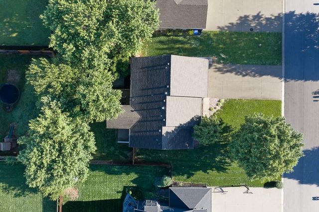 190 Rawlings Drive, Tonganoxie, KS 66086