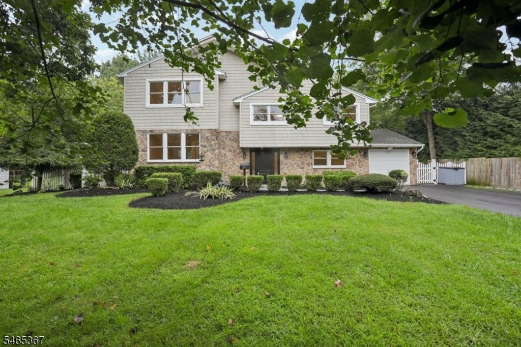 38 Billingsley Dr, Livingston Twp., NJ 07039 — exterior