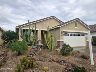 202 W TWIN PEAKS Parkway, San Tan Valley, AZ 85143