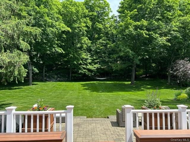 16 Fox Den Road, Mount Kisco, NY 10549