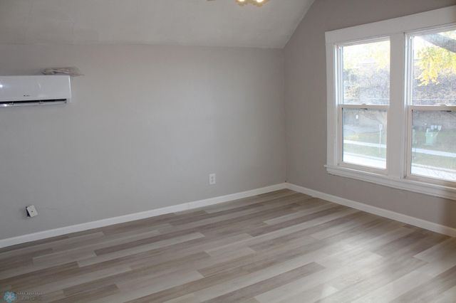 921 6th Avenue N, Fargo, ND 58102