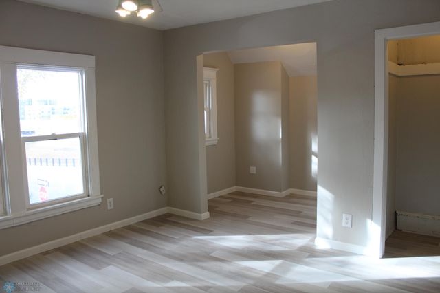 921 6th Avenue N, Fargo, ND 58102