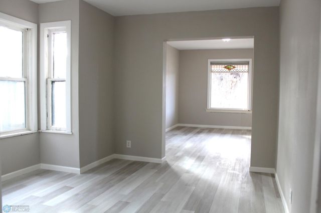 921 6th Avenue N, Fargo, ND 58102