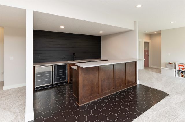 3635 NW 167th Street, Clive, IA 50325