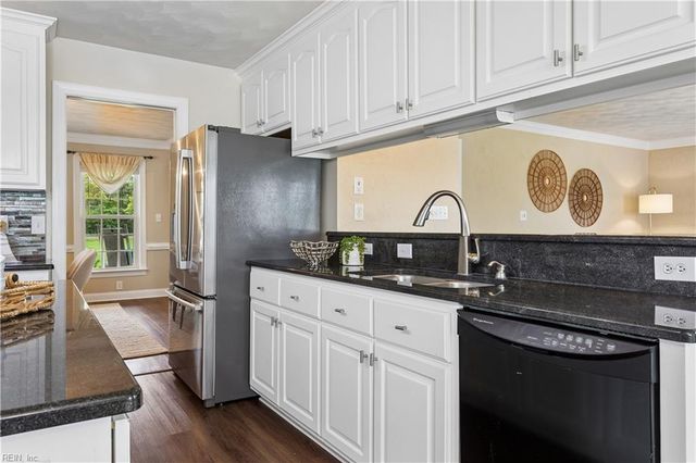 1733 Head Of River RD, Chesapeake, VA 23322