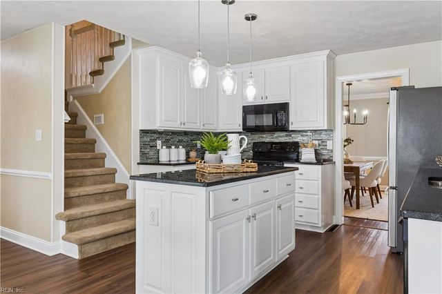 1733 Head Of River RD, Chesapeake, VA 23322