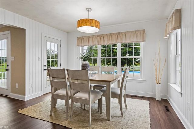 1733 Head Of River RD, Chesapeake, VA 23322