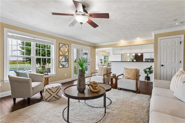 1733 Head Of River RD, Chesapeake, VA 23322