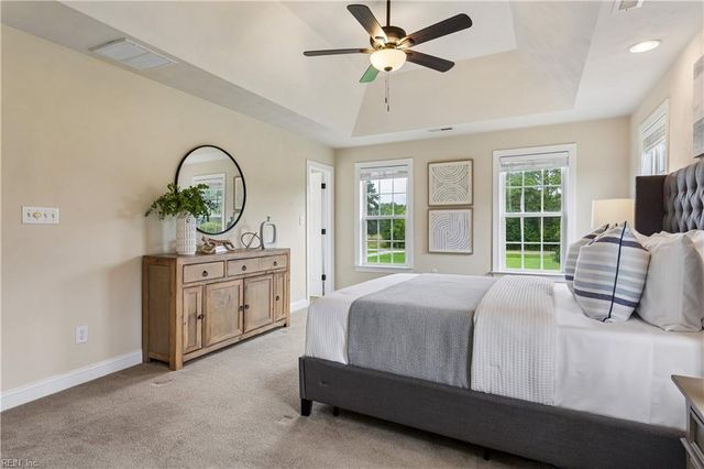 1733 Head Of River RD, Chesapeake, VA 23322