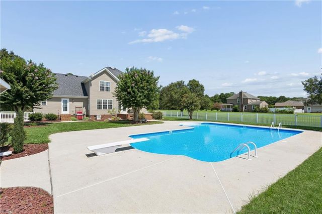 1733 Head Of River RD, Chesapeake, VA 23322